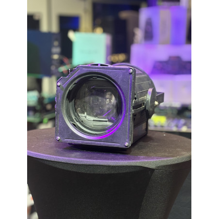 ADB C101 Projecteur PC de théâtre - Vue avant